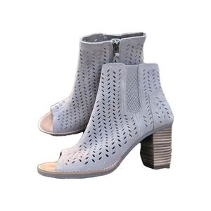 TOMS Majorca Ankle Booties Sz 7 Open Toe Taupe Perforated Suede Zipper Tassel